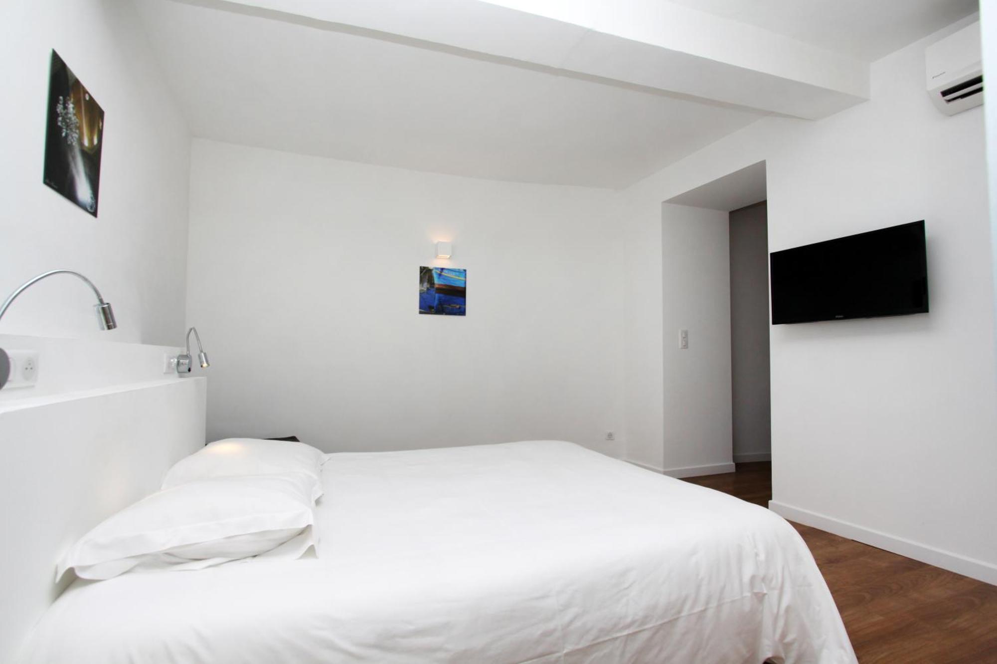 Appartements Au Coeur De La Vieille Ville Pietonne & Citadelle Ajaccio  Zimmer foto