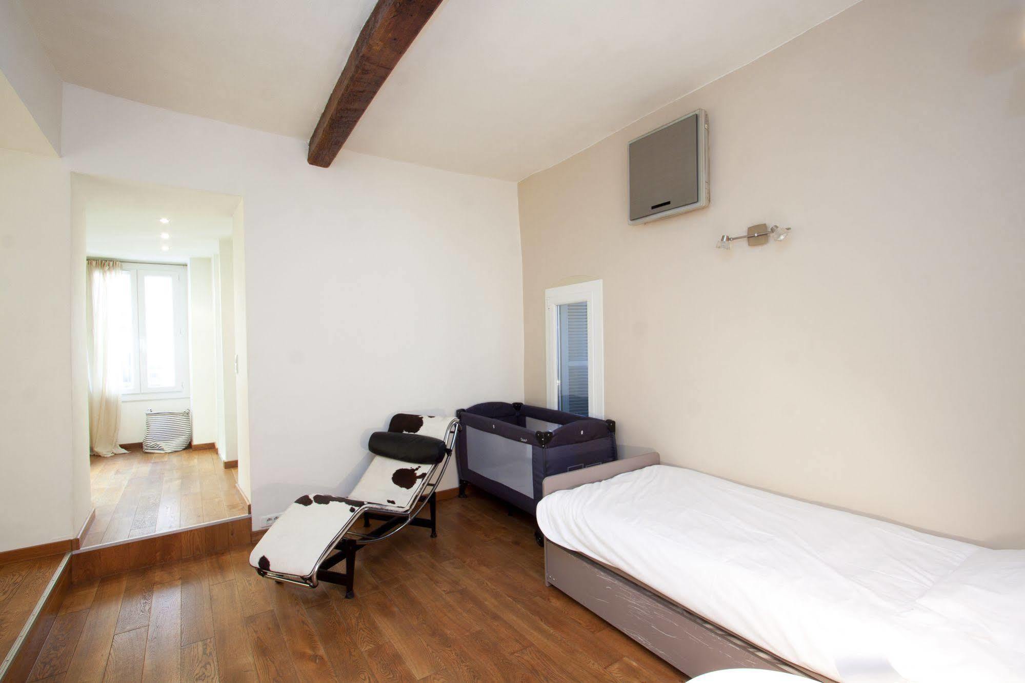 Appartements Au Coeur De La Vieille Ville Pietonne & Citadelle Ajaccio  Exterior foto